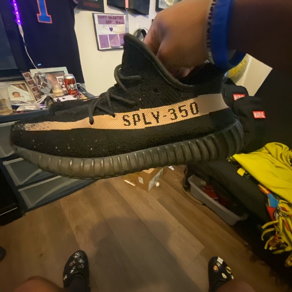 Yeezy 350 V2 Core Black Copper - Picture 1 of 9